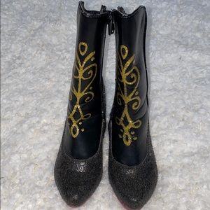 Ana frozen boots size 7/8 toddler